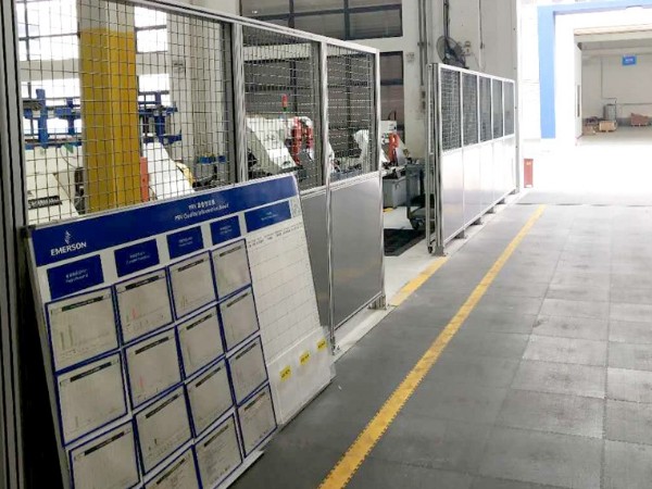 生產(chǎn)線防護(hù)圍欄需要固定在地面嗎？