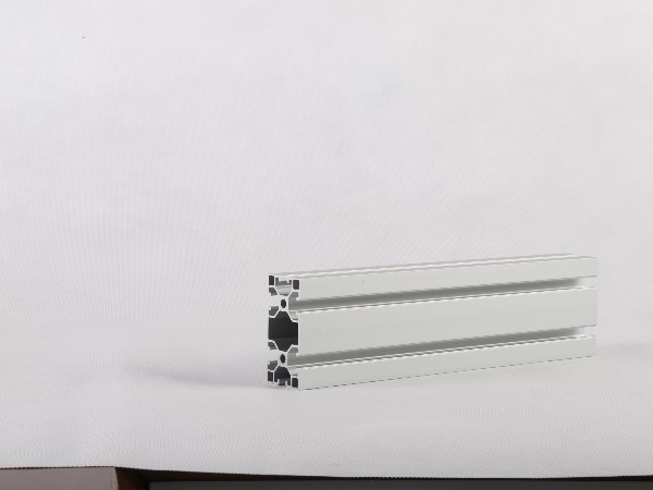 鋁型材廠家，加工定制中的擠壓過程