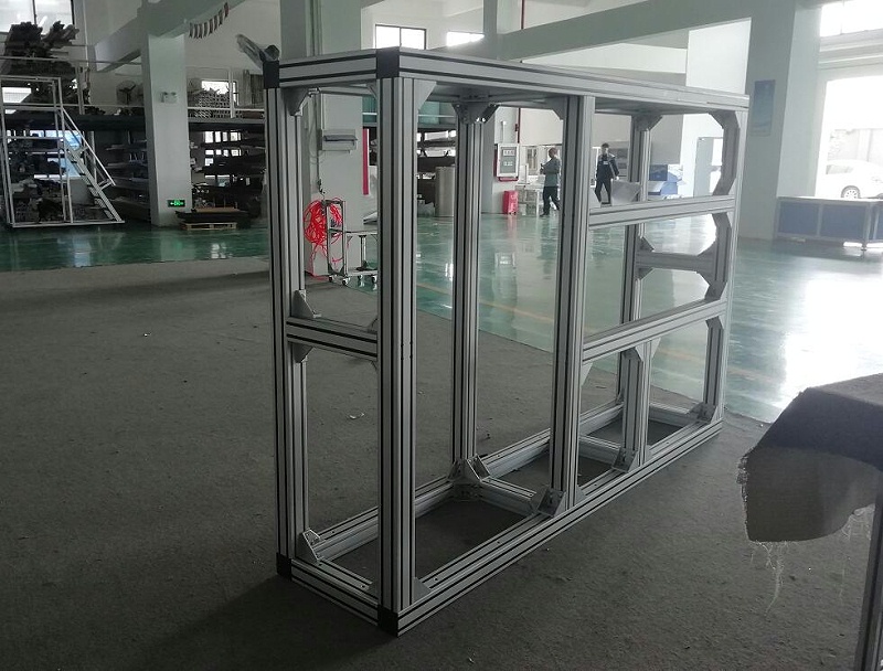 鋁型材框架上的角件